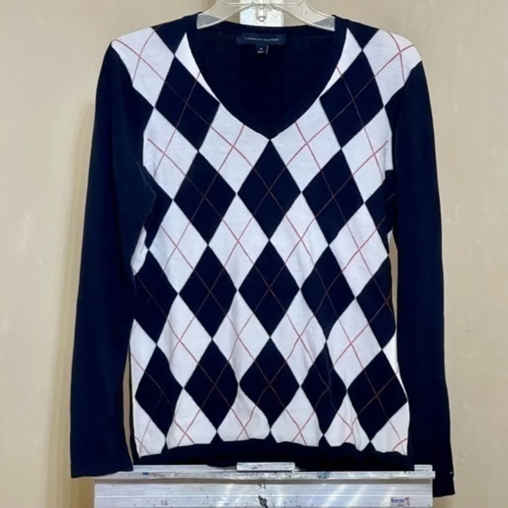 TOMMY HILFIGER V-NECK ARGYLE SWEATER SZ MEDIUM NAVY/WHITE/RED 100% COTTON - Picture 1 of 7